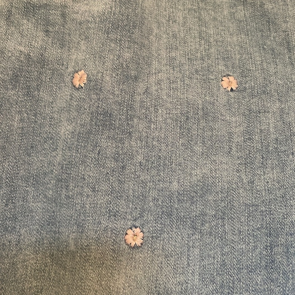Women’s Sz 12 Charlie faded embroidered jeans. Pink flowers on front denim taper - Picture 3 of 8